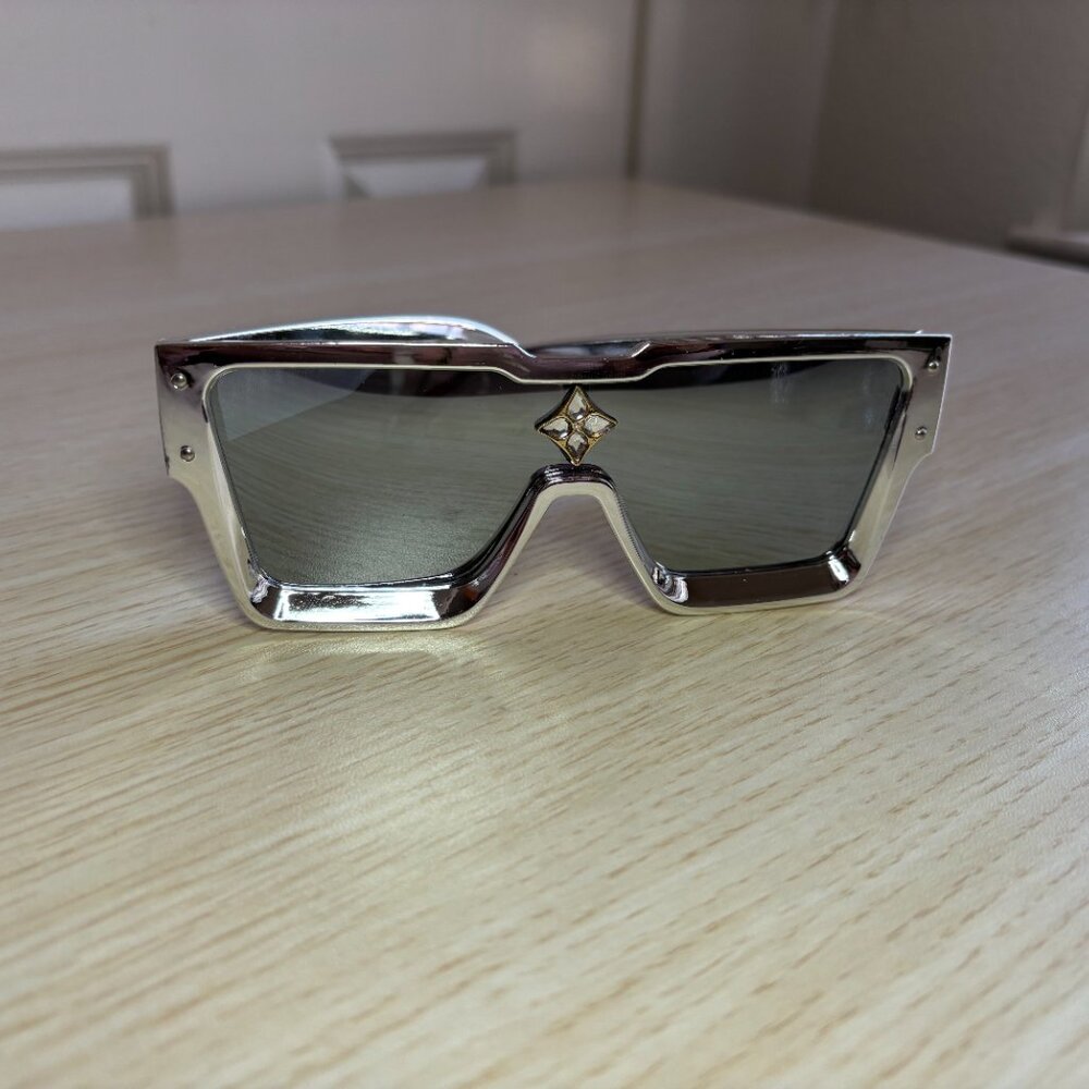 Premium Silver Cyclone Sunglasses - Bold and Stylish Frame with Gold Detailing - Picture 2 of 7